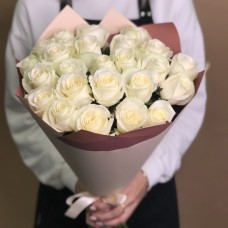 25 White Roses bouquet (70cm)